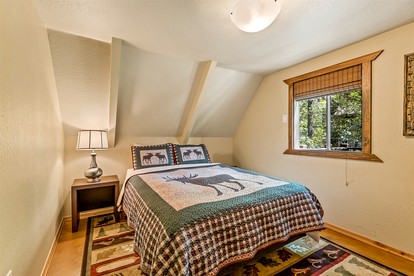 Cozy A-Frame Cabin Nestled in the Ponderosa Pines for a Memorable Family Getaway in Nature near Flagstaff, Arizona - Munds Park , Arizona - glamping.directory