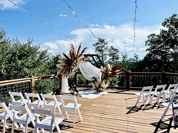 Spectacular Cabin with Incredible Indoor and Outdoor Spaces in Tennessee - Sevierville, Tennessee - glamping.directory