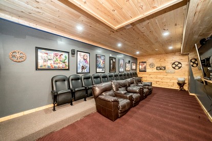 Spectacular Cabin with Incredible Indoor and Outdoor Spaces in Tennessee - Sevierville, Tennessee - glamping.directory