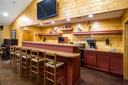 Fantastic Log Cabin Rental for a Fun-Filled Family Vacation in Texas - Nacogdoches, Texas - glamping.directory