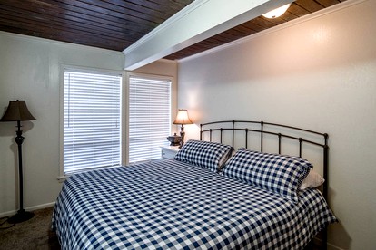 Fantastic Log Cabin Rental for a Fun-Filled Family Vacation in Texas - Nacogdoches, Texas - glamping.directory