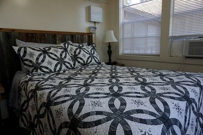 Fantastic Log Cabin Rental for a Fun-Filled Family Vacation in Texas - Nacogdoches, Texas - glamping.directory