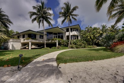 Stylish Oceanfront Vacation Rental with Private Beach, Pool, and Hot Tub in Florida Keys - Key West, Florida - glamping.directory
