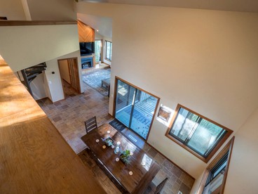 Tree-House Style Cabin for Rent near Boone, North Carolina - Beech Mountain, North Carolina - glamping.directory