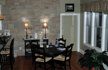 Romantic Cabin for a Weekend Getaway from San Antonio, Texas - Fredericksburg, Texas - glamping.directory