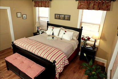 Romantic Cabin for a Weekend Getaway from San Antonio, Texas - Fredericksburg, Texas - glamping.directory