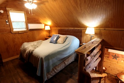 Charming Cabin Rental Perfect for a Family Getaway near Brenham, Texas - Brenham, Texas - glamping.directory