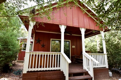 Charming Cabin Rental Perfect for a Family Getaway near Brenham, Texas - Brenham, Texas - glamping.directory