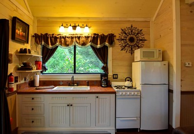 Charming Cabin Rental Perfect for a Family Getaway near Brenham, Texas - Brenham, Texas - glamping.directory