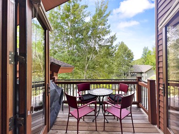 Extraordinary Luxury Rental with Private Hot Tub and Stunning Views near Deer Valley Ski Resort in Park City, Utah - Park City, Utah - glamping.directory