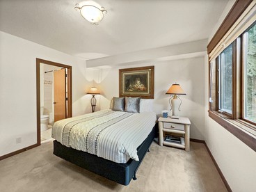 Extraordinary Luxury Rental with Private Hot Tub and Stunning Views near Deer Valley Ski Resort in Park City, Utah - Park City, Utah - glamping.directory