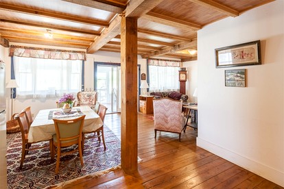 Cozy and Historic Lakefront Cottage with Easy Beach Access in Naples, Maine - Naples, Maine - glamping.directory