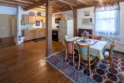 Cozy and Historic Lakefront Cottage with Easy Beach Access in Naples, Maine - Naples, Maine - glamping.directory