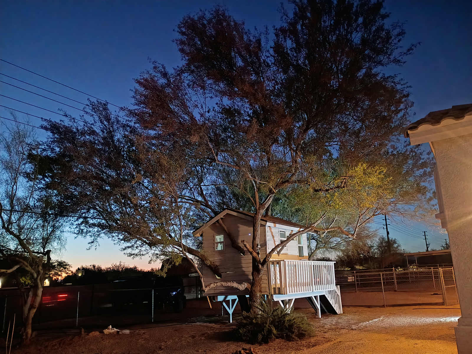 The Treehouse House @ DixiletaRanch - Cave Creek, Arizona - glamping.directory