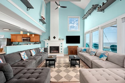 Gorgeous Beach House with Incredible Water Views for an Unforgettable Escape in Duck, North Carolina - Duck, North Carolina - glamping.directory