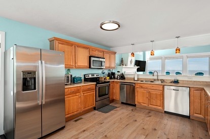 Gorgeous Beach House with Incredible Water Views for an Unforgettable Escape in Duck, North Carolina - Duck, North Carolina - glamping.directory