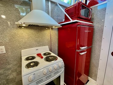 Romantic Caboose Great for Glamping Experiences in North Carolina - Clyde, North Carolina - glamping.directory