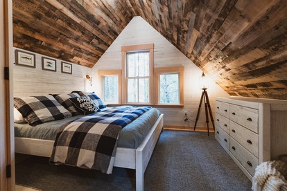 Woodland Wonder: Experience Luxury in a Treehouse in Norway, ME - Norway, Maine - glamping.directory