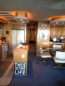 Luxury Houseboat for Cruise-Style Getaway on Lake Travis near Austin, Texas - Volente, Texas - glamping.directory