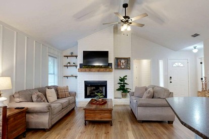 Charming Remodeled Home with Modern Comforts Near TAMU & Downtown in Bryan, Texas - Bryan, Texas - glamping.directory