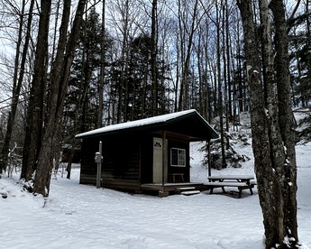 Porched Cabin for a Memorable Family Glamping Getaway near Wolf River in Wisconsin - White Lake, Wisconsin - glamping.directory