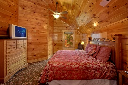 Deluxe Sevierville Cabin Rental for Family Getaways in Tennessee - Sevierville, Tennessee - glamping.directory