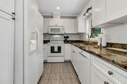 Spacious Mountain Retreat with Bonus Game Room Near Asheville, Barnardsville, NC - Barnardsville, North Carolina - glamping.directory