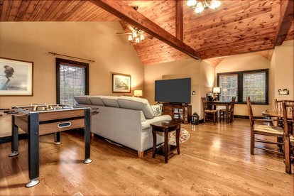 Spacious Mountain Retreat with Bonus Game Room Near Asheville, Barnardsville, NC - Barnardsville, North Carolina - glamping.directory