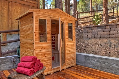 Wonderful Cabin with Amazing Outdoor Space Fantastic for Water Activities in Big Bear Lake, California - Big Bear Lake, California - glamping.directory