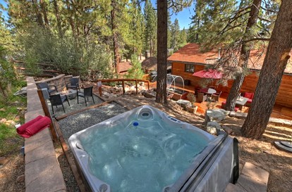 Wonderful Cabin with Amazing Outdoor Space Fantastic for Water Activities in Big Bear Lake, California - Big Bear Lake, California - glamping.directory