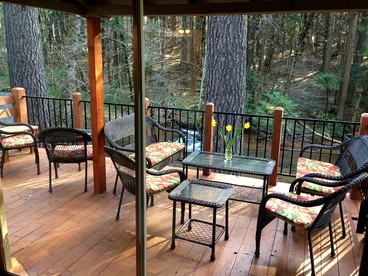 Cozy Vacation Cottage Rental near Lassen Volcanic National Park, Northern California - Shingletown, California - glamping.directory
