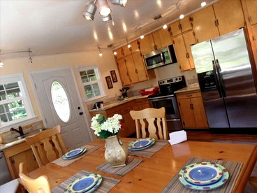 Cozy Vacation Cottage Rental near Lassen Volcanic National Park, Northern California - Shingletown, California - glamping.directory