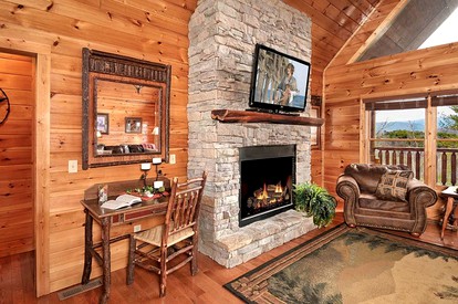 Spacious Cabin with Game Room and Hot-tub in Sevierville, Tennessee - Sevierville, Tennessee - glamping.directory