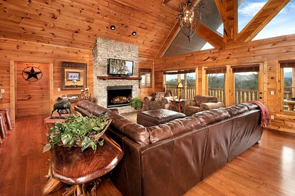 Spacious Cabin with Game Room and Hot-tub in Sevierville, Tennessee - Sevierville, Tennessee - glamping.directory