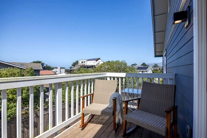 Elegant Coastal Retreat with Panoramic Ocean Views near Half Moon Bay, California - Moss Beach, California - glamping.directory