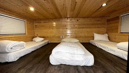 Peaceful Tiny Home Getaway with Loft & Open Sky Views in Williams, Arizona - Williams, Arizona - glamping.directory