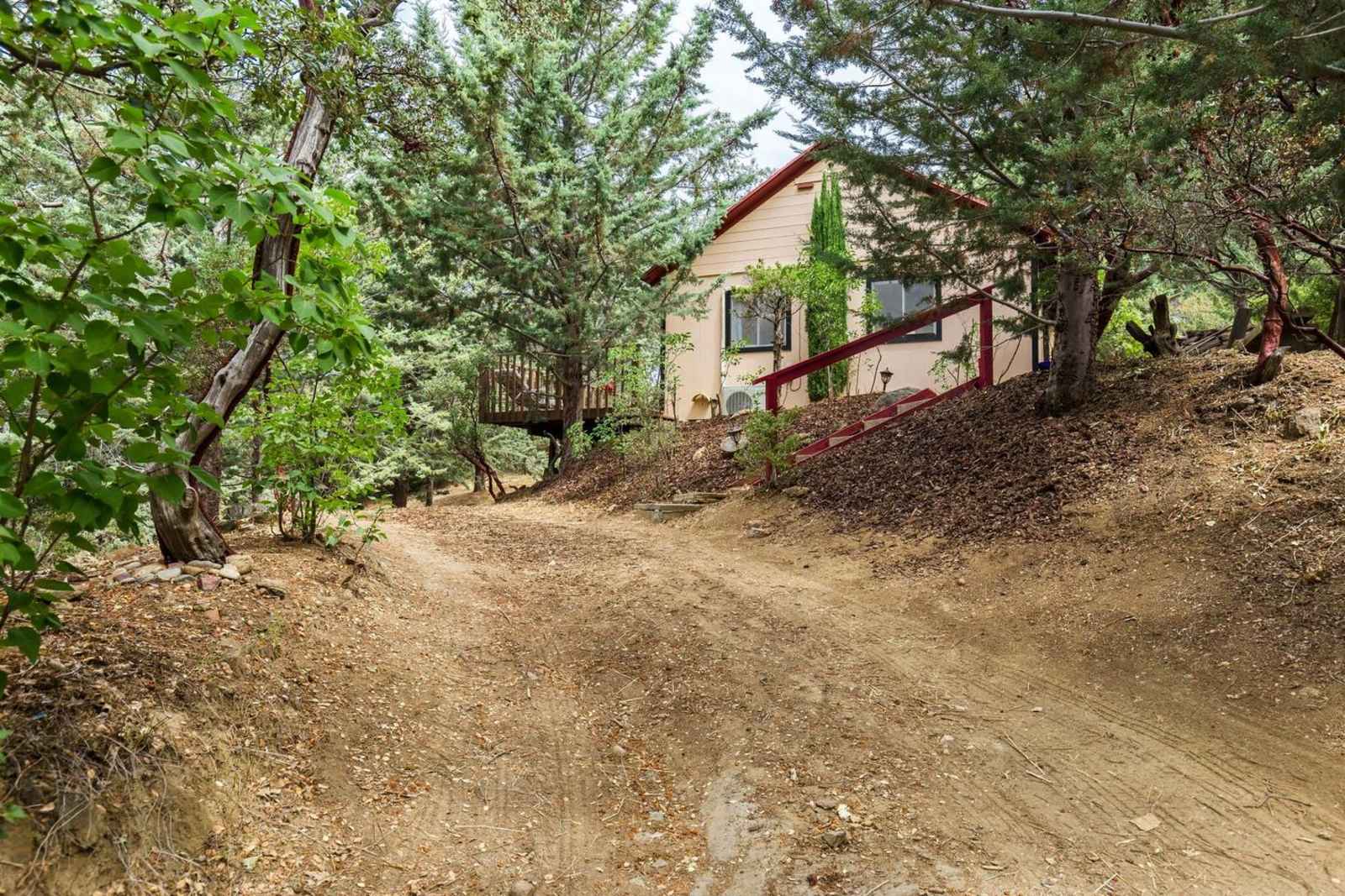 Time Traveler Retreat Julian Cabin - Julian, California - glamping.directory