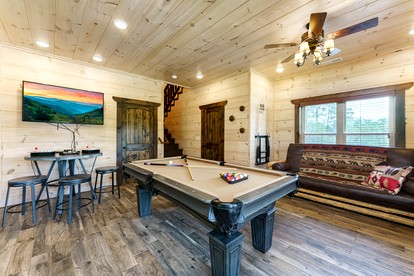 Outstanding Cabin with Game Room, Jacuzzi and Cinema Room in Tennessee - Sevierville, Tennessee - glamping.directory