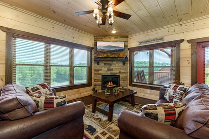 Outstanding Cabin with Game Room, Jacuzzi and Cinema Room in Tennessee - Sevierville, Tennessee - glamping.directory