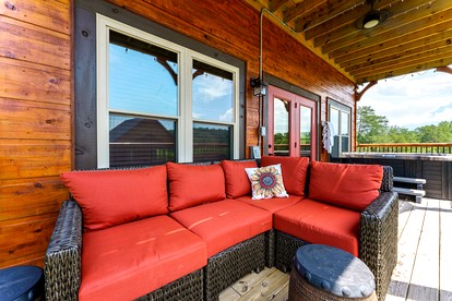 Outstanding Cabin with Game Room, Jacuzzi and Cinema Room in Tennessee - Sevierville, Tennessee - glamping.directory