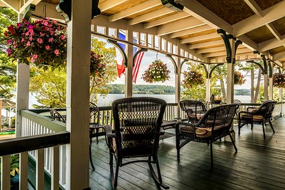 Elegant Vacation Rental on Lake Winnisquam - Sanbornton, New Hampshire - glamping.directory