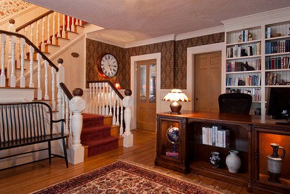 Elegant Vacation Rental on Lake Winnisquam - Sanbornton, New Hampshire - glamping.directory
