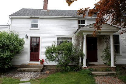 Incredible Farm Stay Getaway for Four Guests in Canterbury, New Hampshire - Canterbury, New Hampshire - glamping.directory