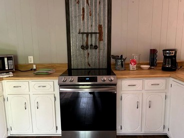 Cute Cabin Rental for Gorgeous Getaways in North Georgia Mountains - Suches, Georgia - glamping.directory