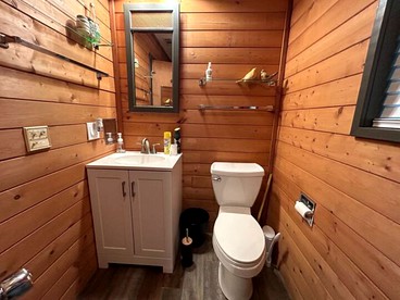 Cute Cabin Rental for Gorgeous Getaways in North Georgia Mountains - Suches, Georgia - glamping.directory