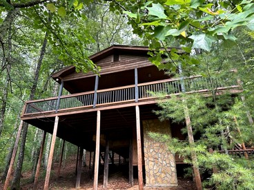 Cute Cabin Rental for Gorgeous Getaways in North Georgia Mountains - glamping.directory