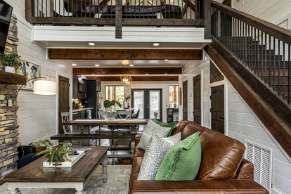 Pet-friendly Luxury Cabin for Glamping Family Holiday in Broken Bow, Oklahoma - Broken Bow, Oklahoma - glamping.directory
