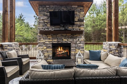 Pet-friendly Luxury Cabin for Glamping Family Holiday in Broken Bow, Oklahoma - Broken Bow, Oklahoma - glamping.directory