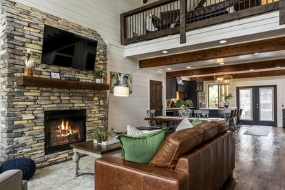 Pet-friendly Luxury Cabin for Glamping Family Holiday in Broken Bow, Oklahoma - Broken Bow, Oklahoma - glamping.directory