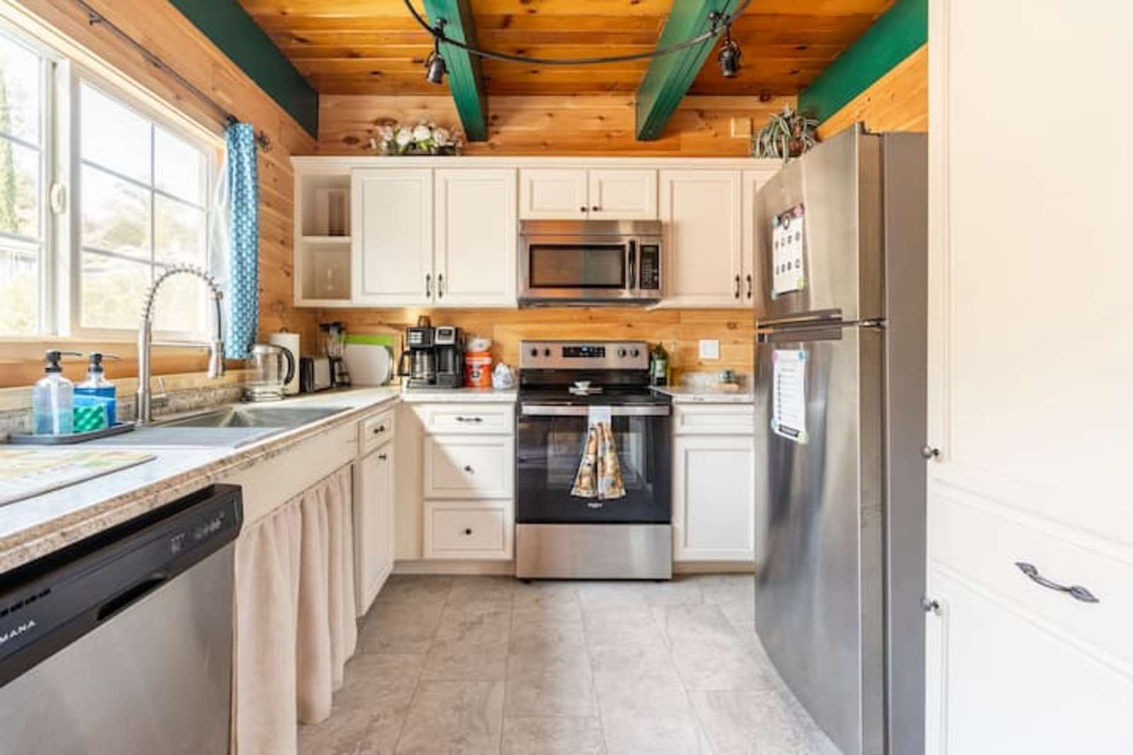 Spectacular A-Frame. Epic views!! - Wofford Heights, California - glamping.directory
